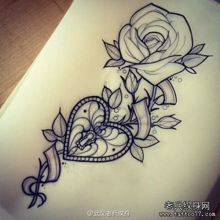 玫瑰花钥匙纹身图案