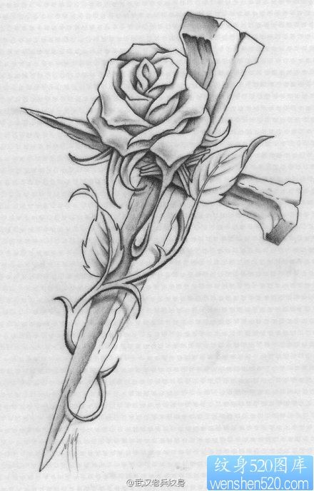 一款十字架玫瑰花纹身图案