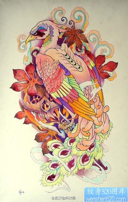 一款满背的彩色个性孔雀纹身图案