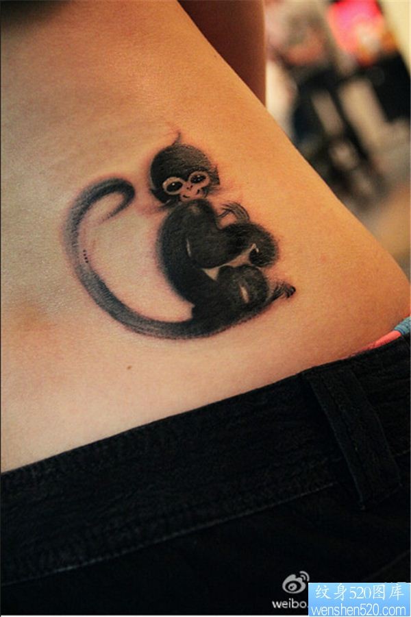 腰部水墨猴子纹身图案