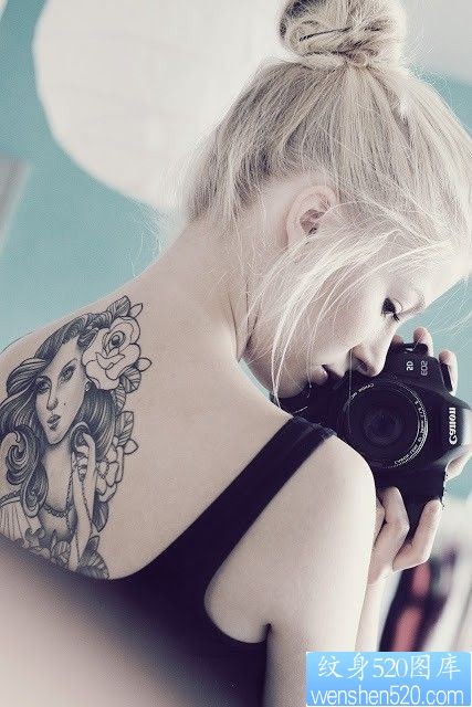 一款时尚女人背部肖像纹身图案