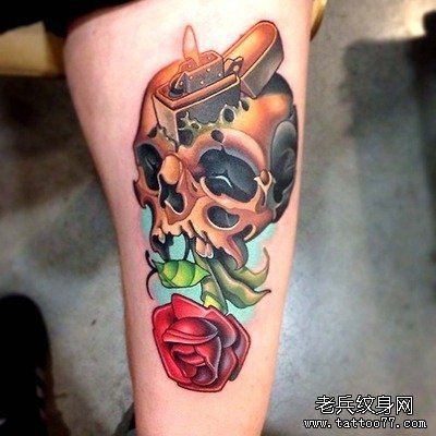 一款腿部骷髅玫瑰纹身图案