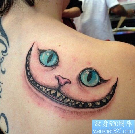 一款肩背猫咪纹身图案