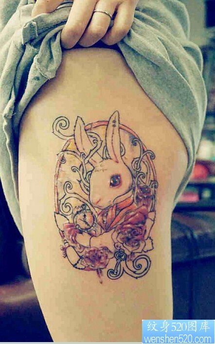 一款腿部兔子纹身图案