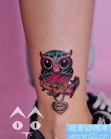 彩色猫头鹰纹身图案