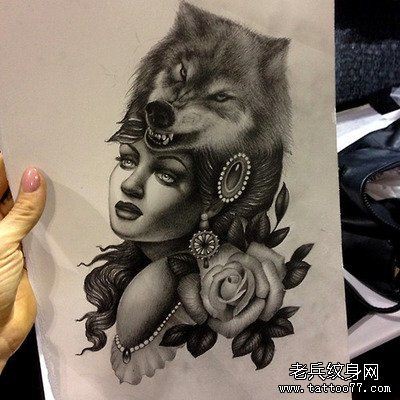 一款狼头女郎纹身图案
