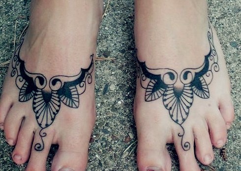 女性脚部漂亮的图腾刺青