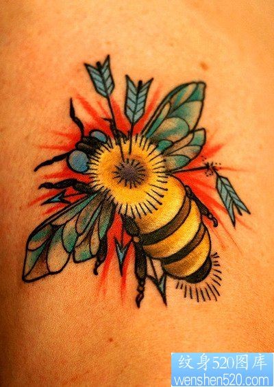 彩色蜜蜂纹身图案
