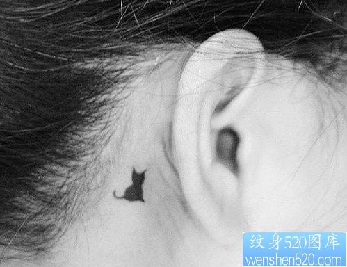 小清新耳部猫纹身图案