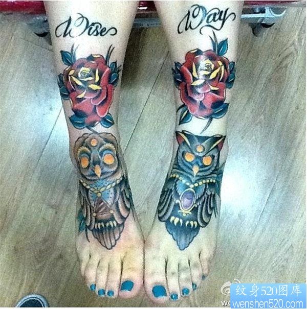 脚背彩色猫头鹰玫瑰花纹身图案