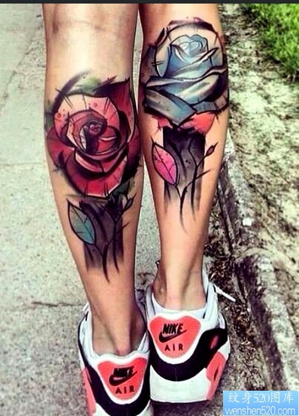 腿部彩色玫瑰纹身图案
