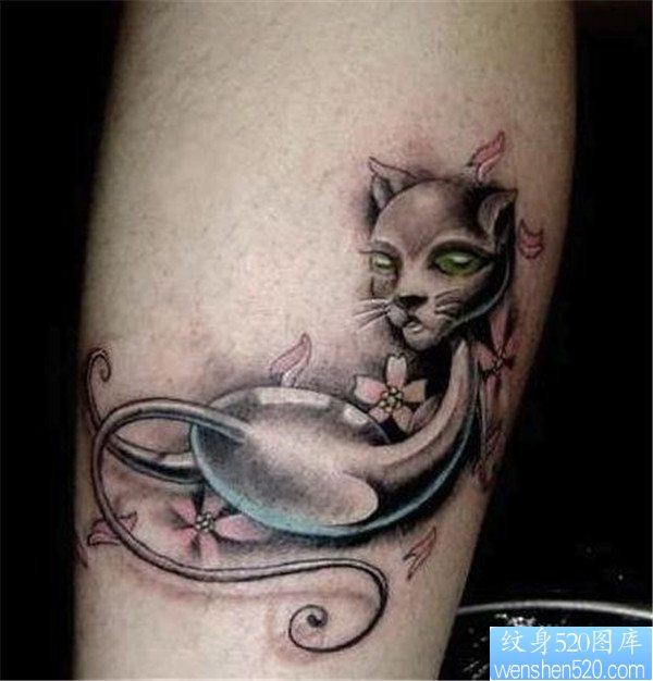 腿部猫咪纹身图案