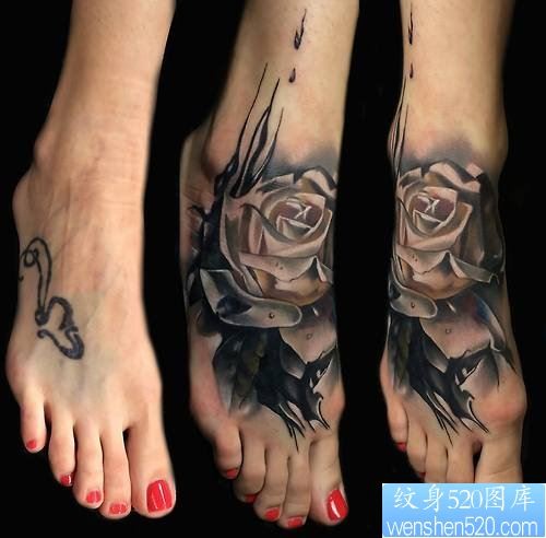 一款脚背黑灰玫瑰花纹身图案