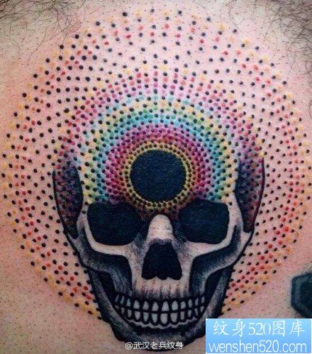 一组彩色点刺纹身图案