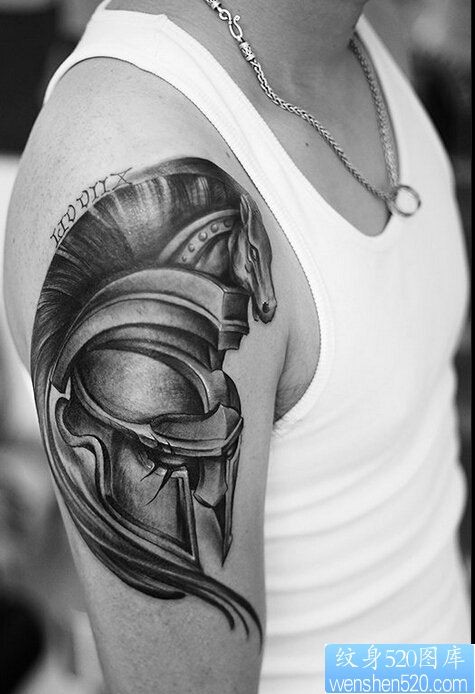 一款手臂罗马头盔纹身图案