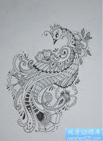 一组孔雀纹身手稿图案由纹身提供
