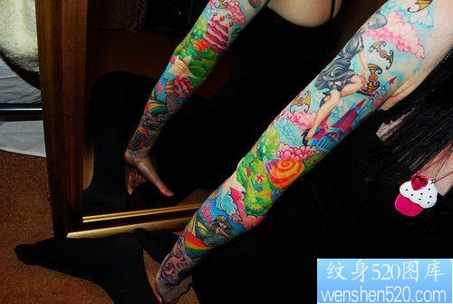 纹身馆推荐一款胳膊彩色花臂纹身图案