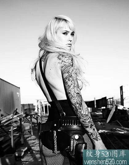 9张火辣妹子个性漂亮的纹身