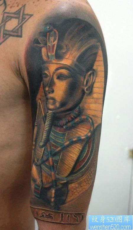 一款手臂埃及艳后纹身图案