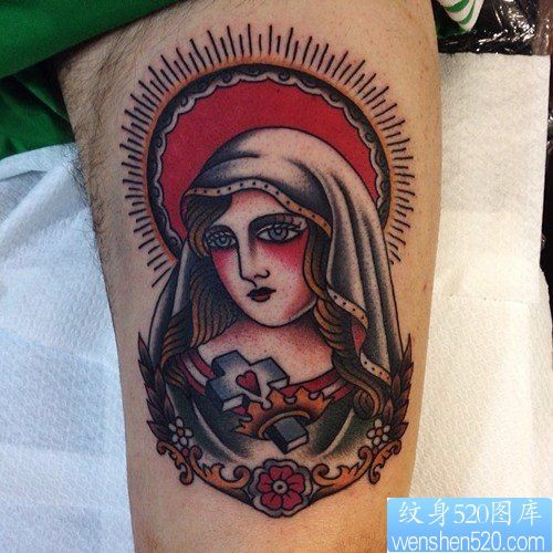 一款腿部圣母玛利亚纹身图案
