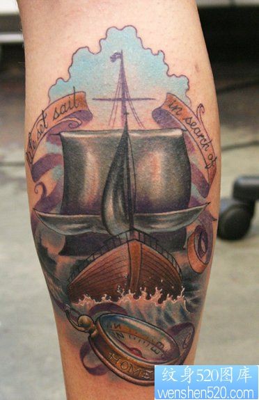 一款腿部帆船纹身图案