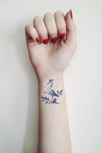 女性手腕非常好看的纹身图案