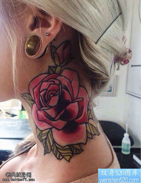 纹身推荐一款女性脖子玫瑰花纹身图案