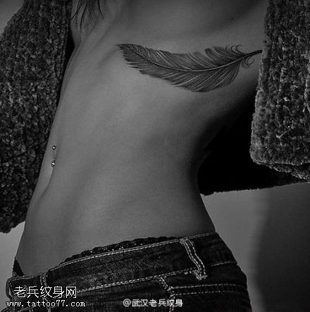 纹身520图库提供一组女性侧腰性感纹身图案