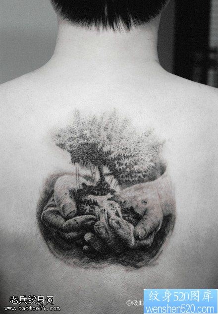 背部生命之树纹身图片