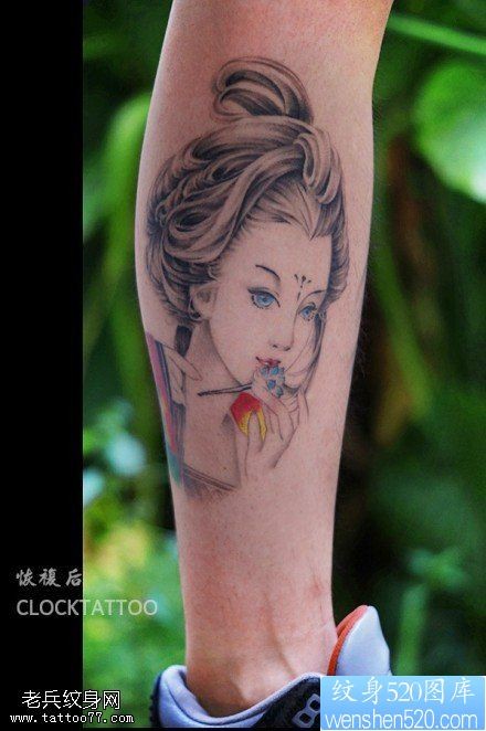 小腿部吹笛子的艺妓纹身图片