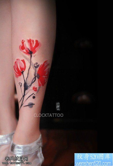 女性腿部彩色罂粟花刺青图片