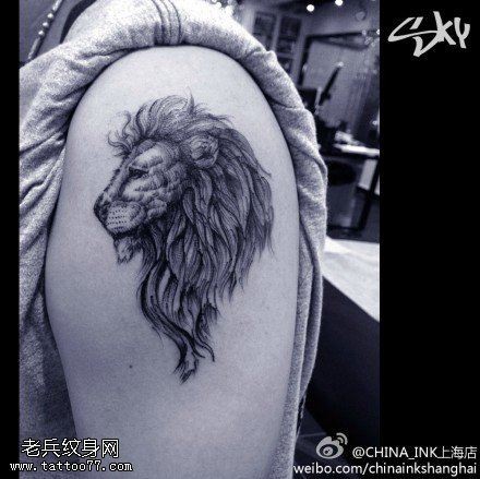 一款手臂狮子头纹身图案