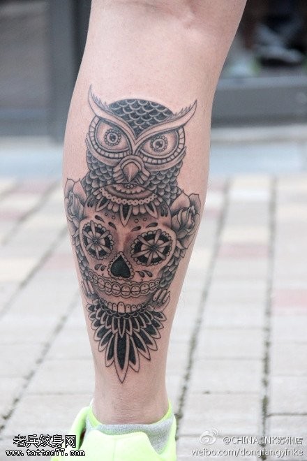 纹身推荐一款腿部骷髅猫头鹰纹身图片