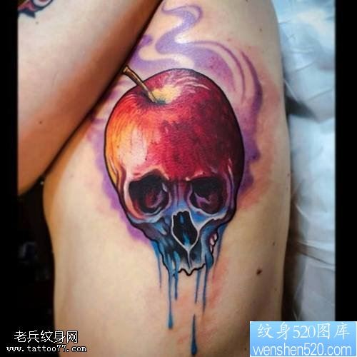 侧腰彩色苹果骷髅纹身图案