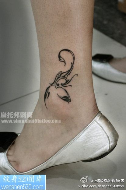 好看的脚踝处图腾蝎子纹身图案