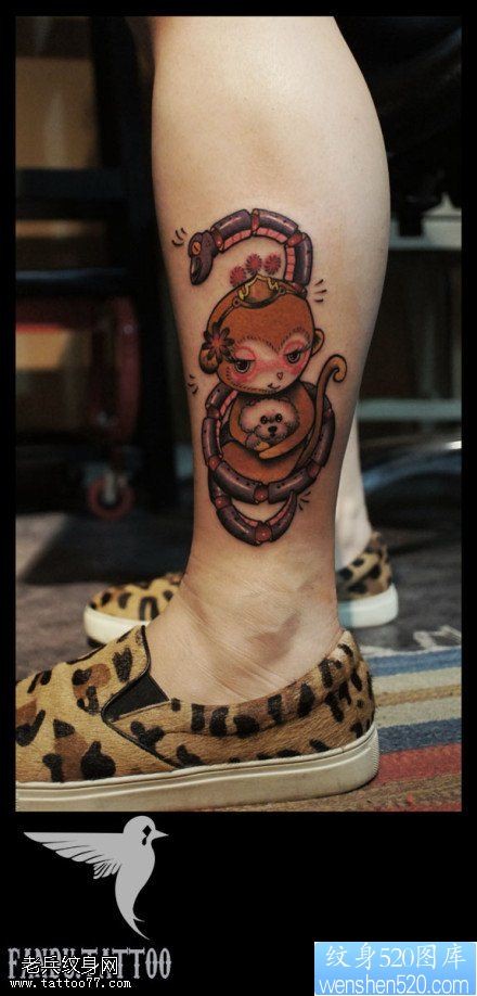腿部彩色卡通猴子蛇纹身图案