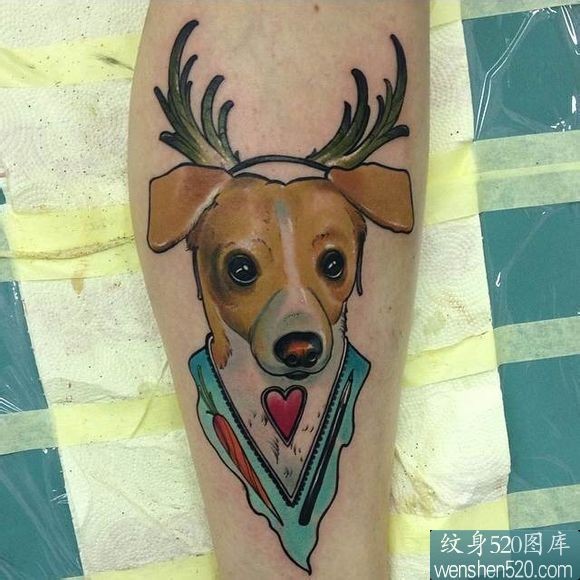 一组腿部彩色动物纹身