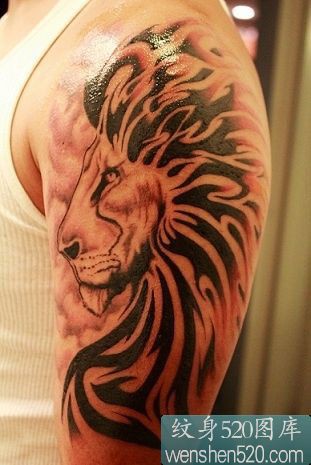 超酷男士手臂狮子纹身图案