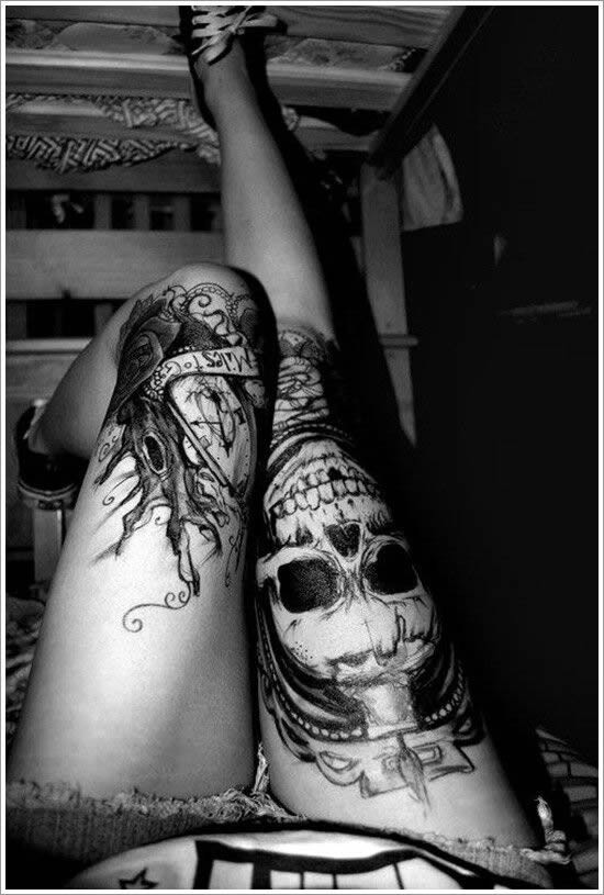 一组女孩子大腿上帅气和甜美的纹身图案