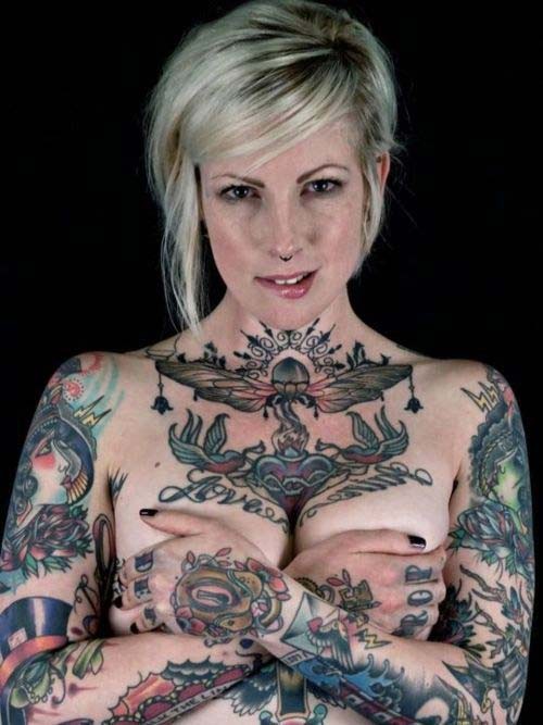 女人胸部漂亮的纹身图案