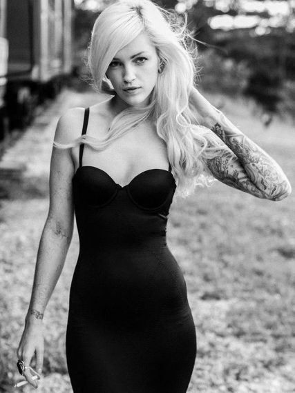 手臂上的漂亮有个性的纹身图案