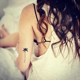 女孩纹身：手臂上的个性小纹身