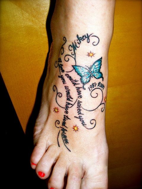 脚部漂亮的蝴蝶英文纹身