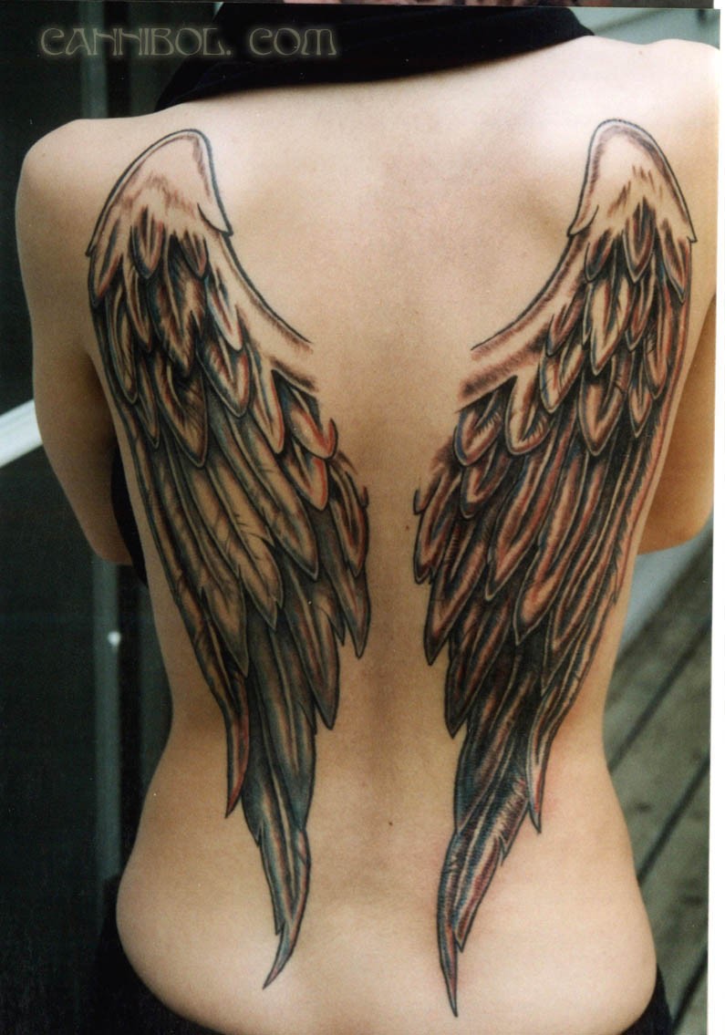 每个人都是拥有翅膀的天使：背部漂亮的天使翅膀纹身