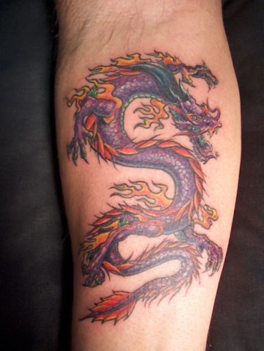 小腿部中国古代神兽：龙纹身