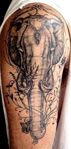 时尚好看的大象纹身