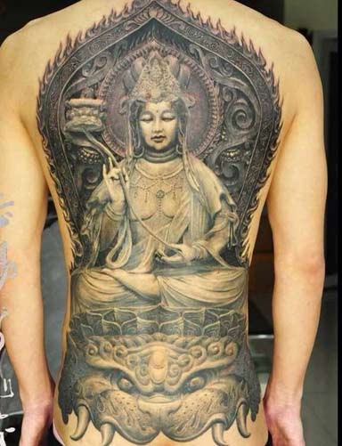 背部帅气的佛纹身很值得收藏