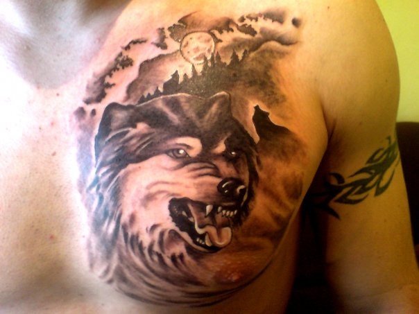胸部霸气有个性的狼头纹身