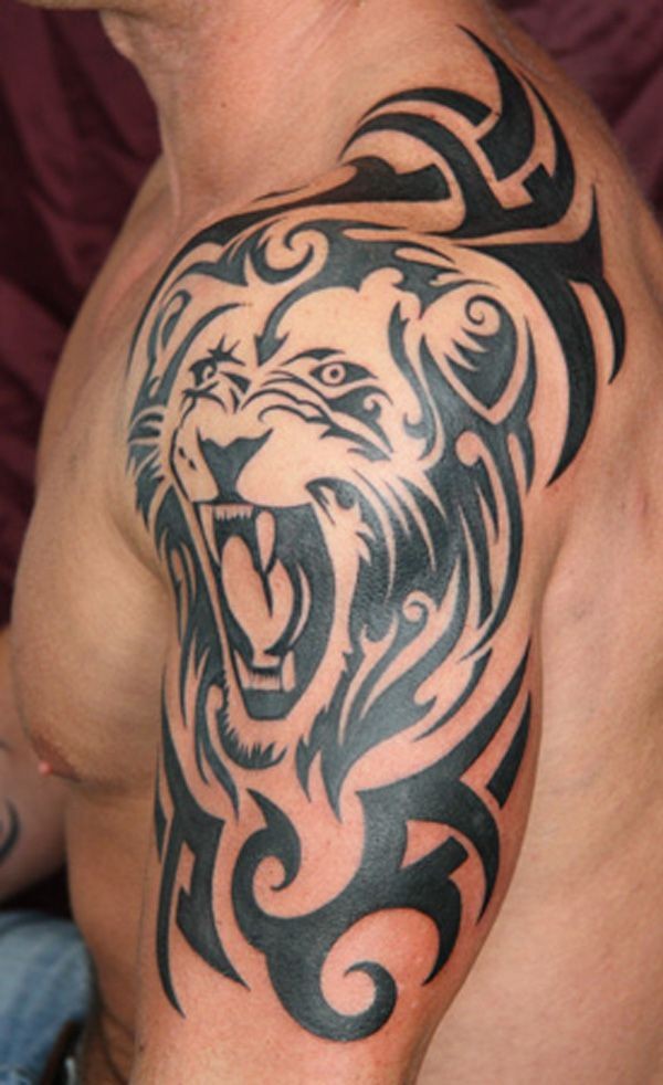 大臂上帅气的狮子图腾纹身
