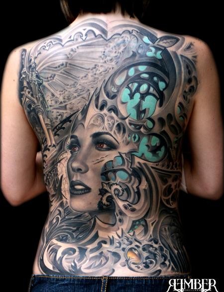 背部一款美女头像纹身